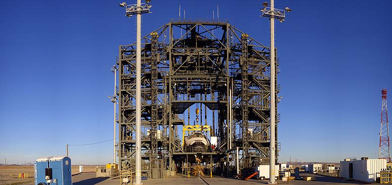 >Space shuttle Endeavour, Edwards Air Force Base, December 5, 2008